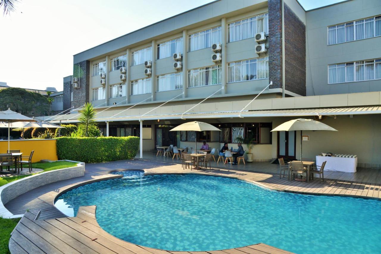 Cresta Oasis Hotel Harare Ngoại thất bức ảnh
