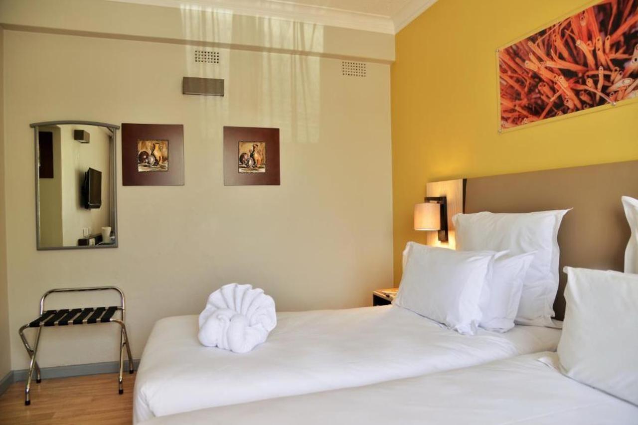 Cresta Oasis Hotel Harare Ngoại thất bức ảnh