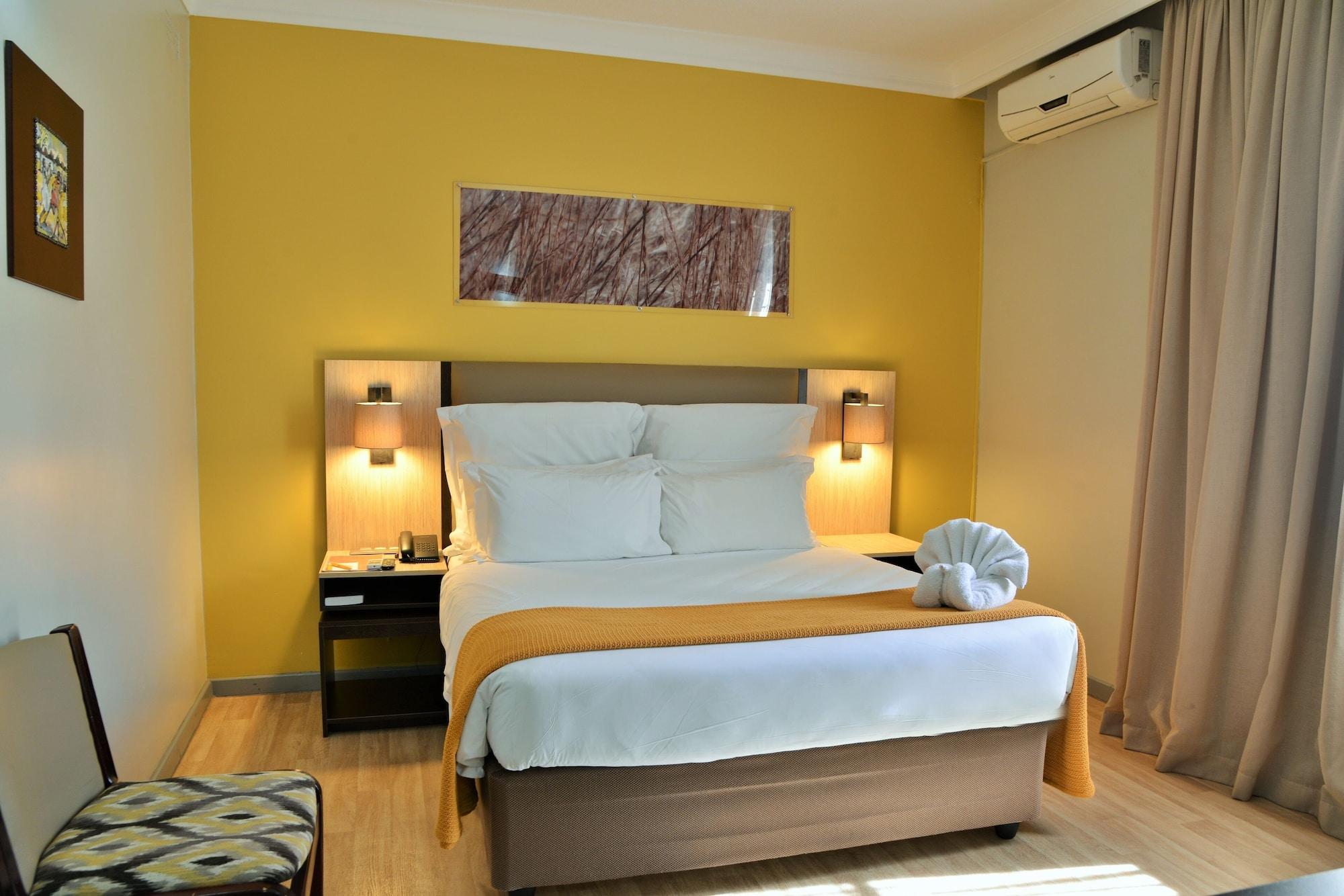 Cresta Oasis Hotel Harare Ngoại thất bức ảnh