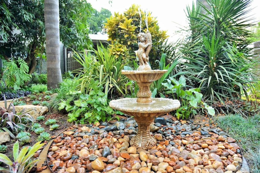 Cresta Oasis Hotel Harare Ngoại thất bức ảnh