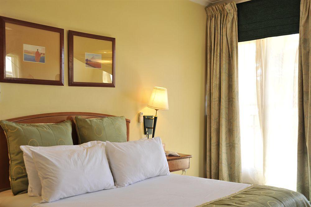 Cresta Oasis Hotel Harare Ngoại thất bức ảnh