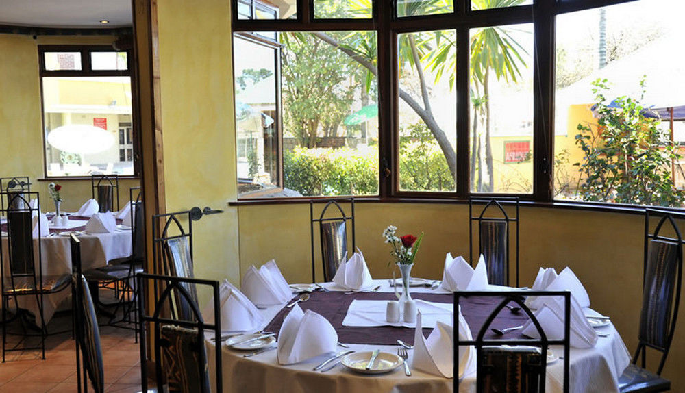 Cresta Oasis Hotel Harare Ngoại thất bức ảnh