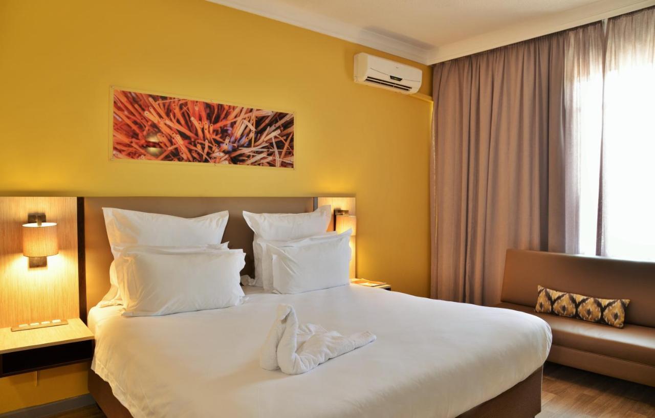 Cresta Oasis Hotel Harare Ngoại thất bức ảnh