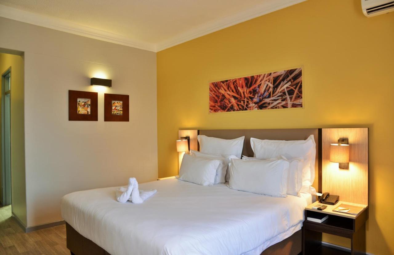 Cresta Oasis Hotel Harare Ngoại thất bức ảnh